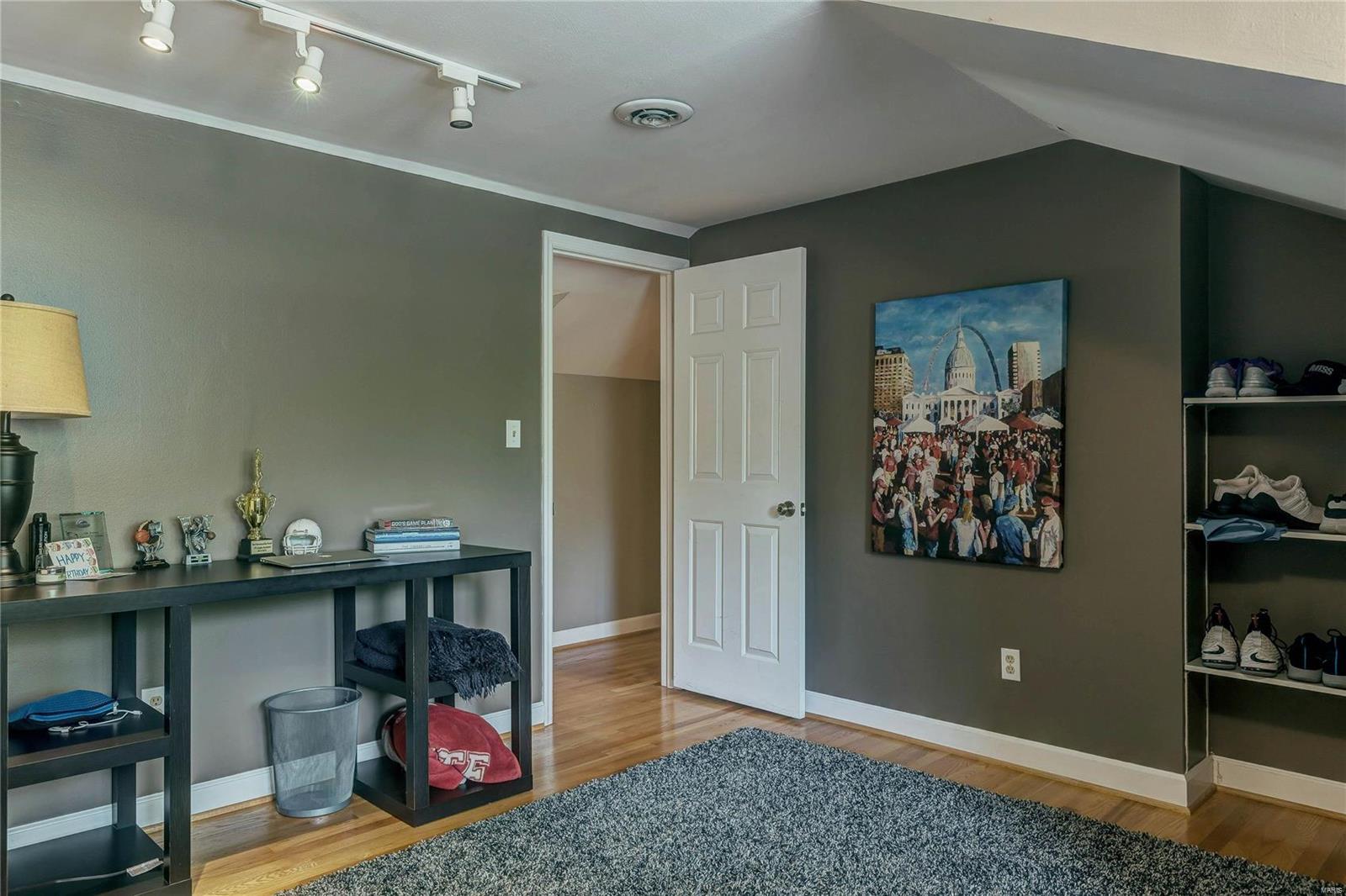 Town & Country Manor - Residential