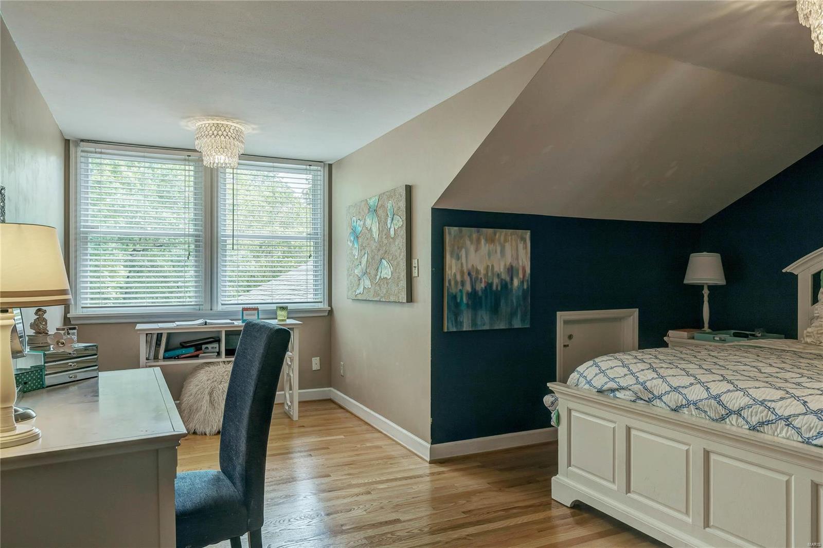 Town & Country Manor - Residential