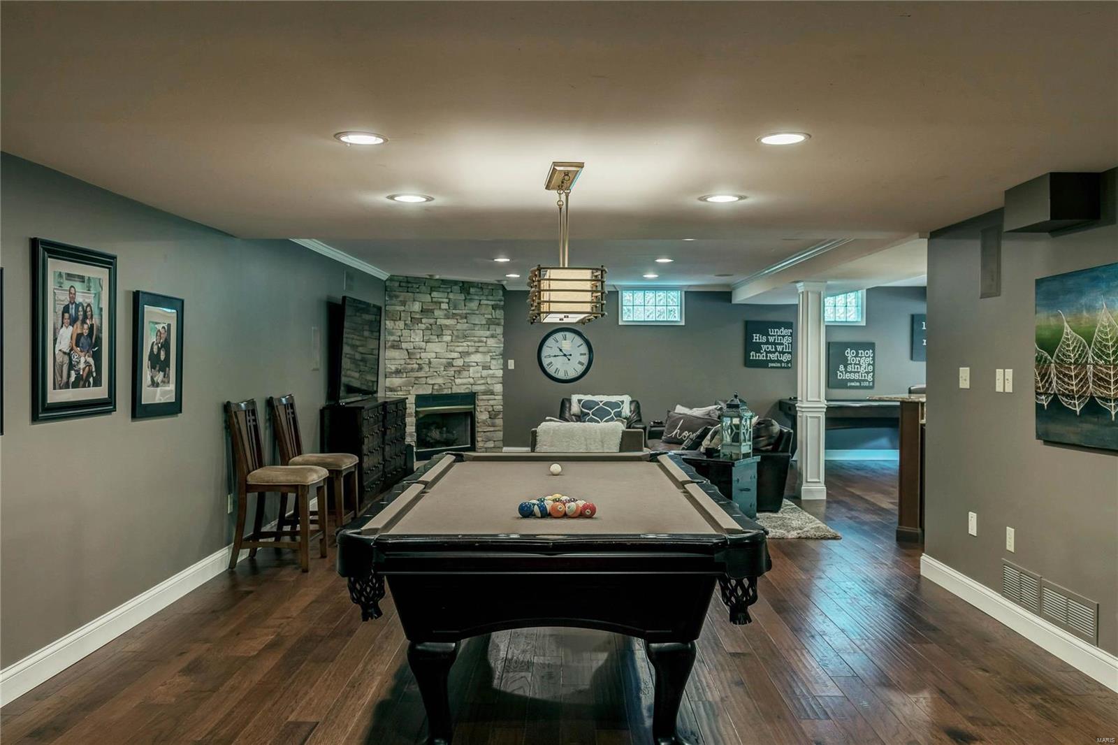 Town & Country Manor - Residential