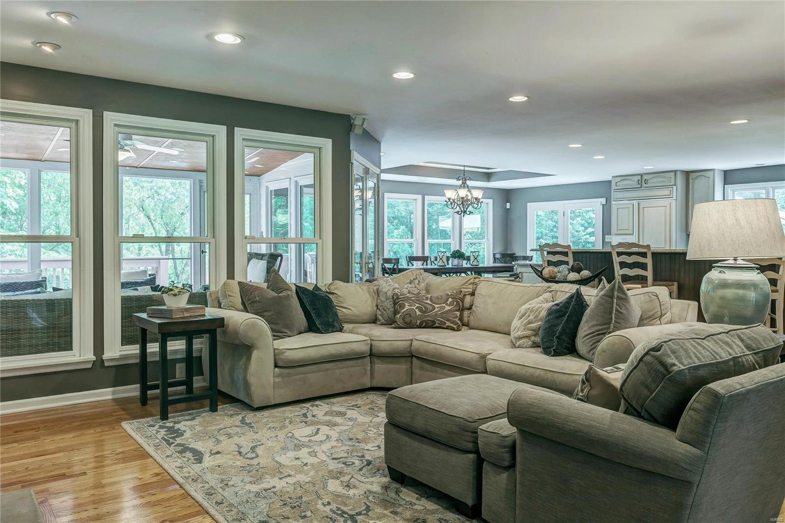 Town & Country Manor - Residential