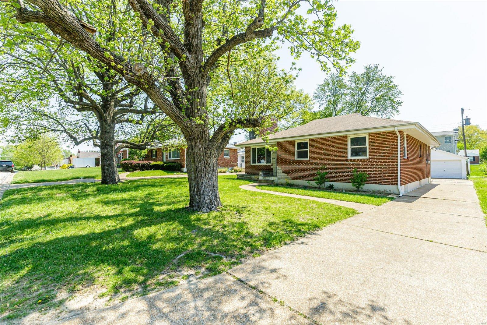 Tesson Ferry Court addition - Residential