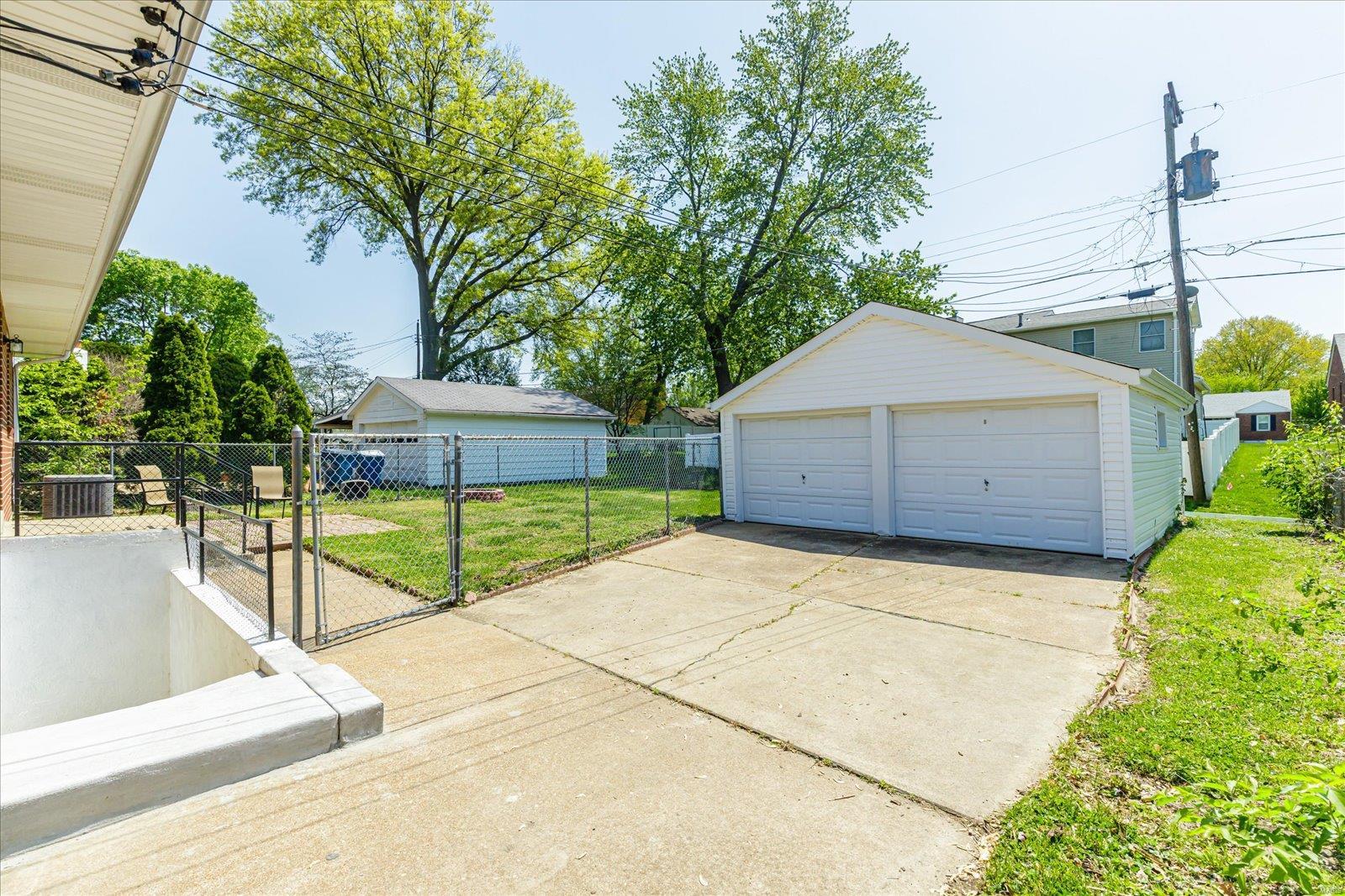Tesson Ferry Court addition - Residential