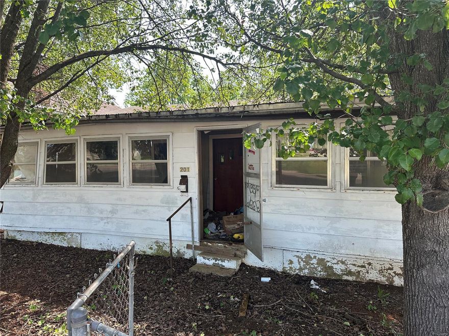 *PLEASE DO NOT ENTER THE PROPERTY as it is not safe. Call Agent for more info.

Attention Builders and Investors! This property presents a unique opportunity to build your dream home from the ground up. Conveniently and centrally located in a desirable neighborhood, this spacious lot offers endless possibilities. With its great location and potential for a custom build, this property is just waiting for some TLC from someone with your vision. Don't miss out on this chance to create something truly special! Currently Zoned residential but could potentially be rezoned to commercial. Any potential buyer's to confirm zoning with City of Desloge.