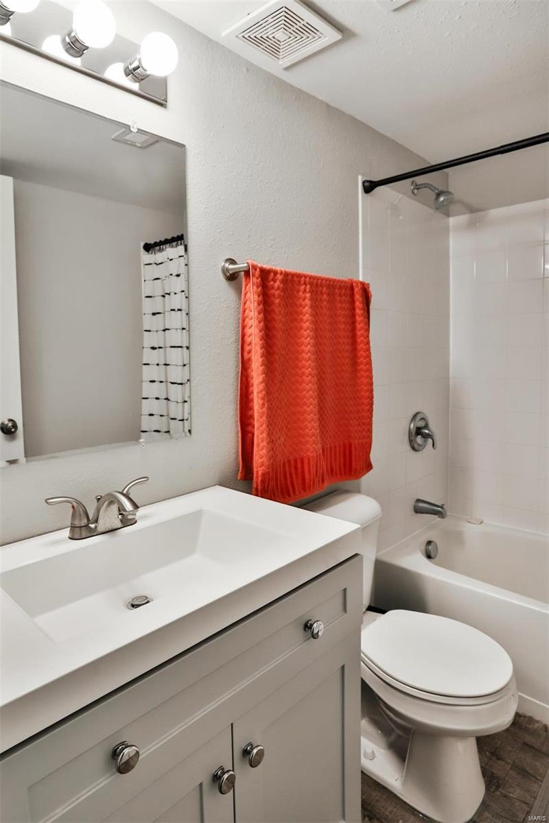 Greenbriar Condo - Residential