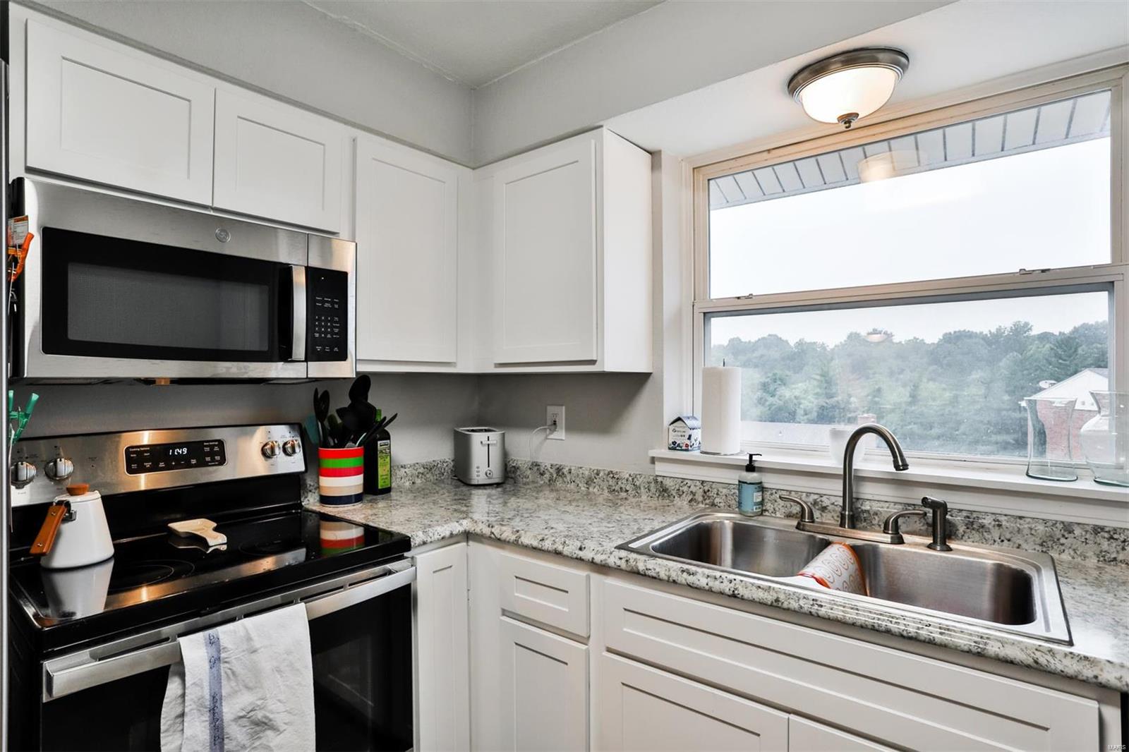 Greenbriar Condo - Residential