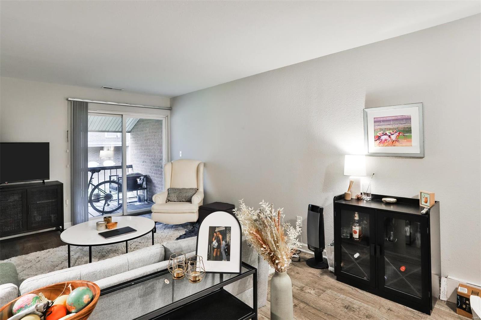 Greenbriar Condo - Residential