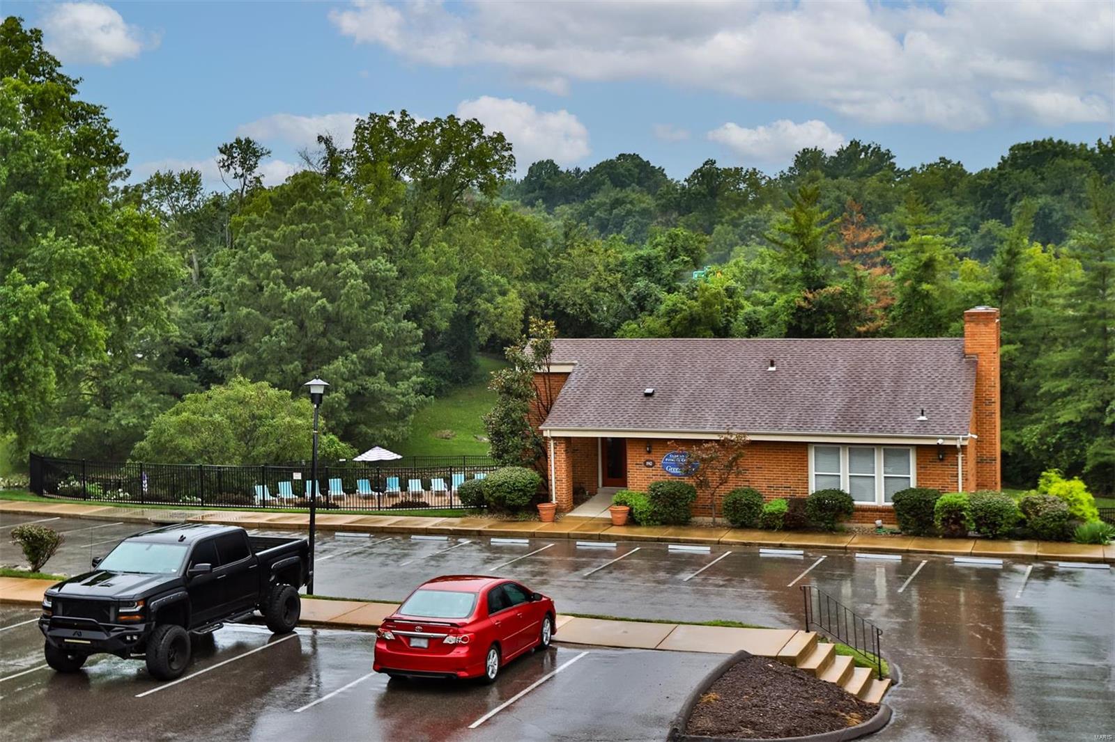 Greenbriar Condo - Residential