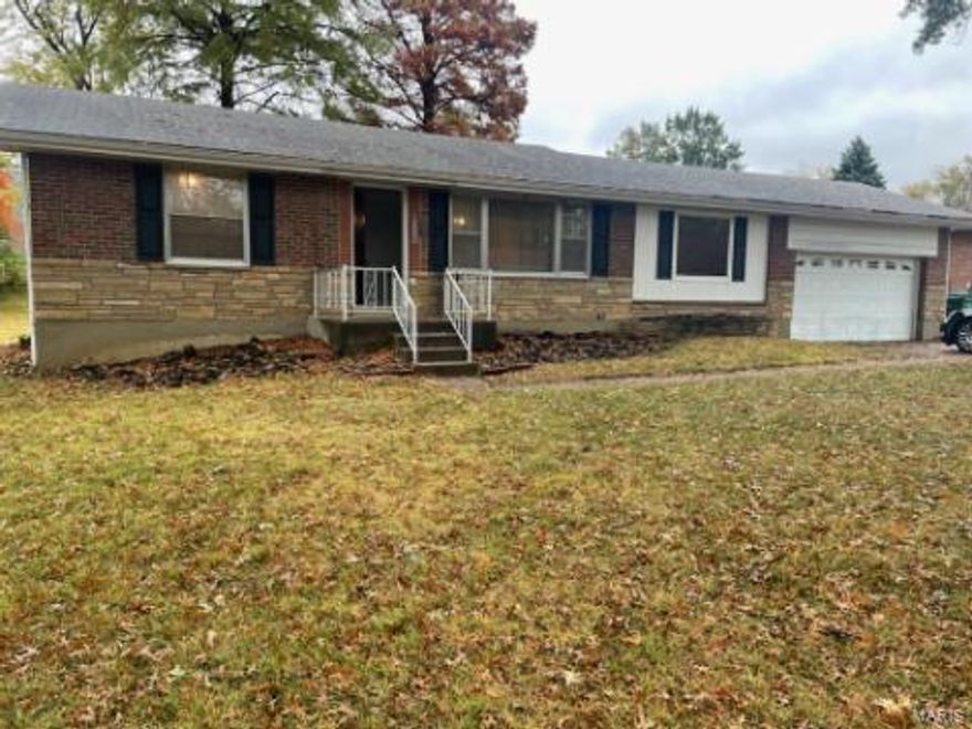 Don't miss this spacious well constructed full brick home in Bissell Hills. Upon entering you will find it freshly painted, nice millwork, and gleaming hardwood floors. Also' a new kitchen with 42' cabinets, real butcher block  countertop, with new dishwasher, microwave, light fixtures, and updated plumbing. Finished Lower level with a full bath and a large family room. Easy access for showings.