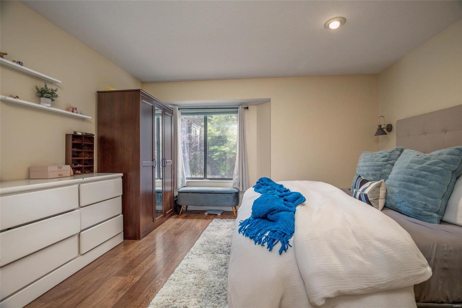 Waterford Square Condos - Residential