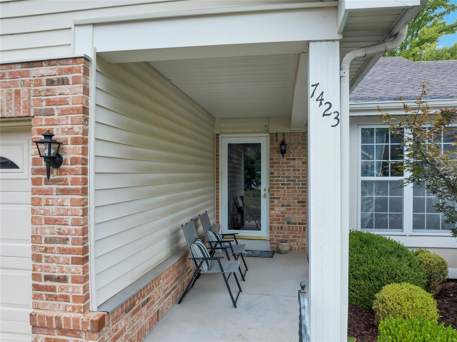 Shrewsbury, Missouri 63119, United States, 2 Bedrooms Bedrooms, ,2 BathroomsBathrooms,Residential,Pending,39712