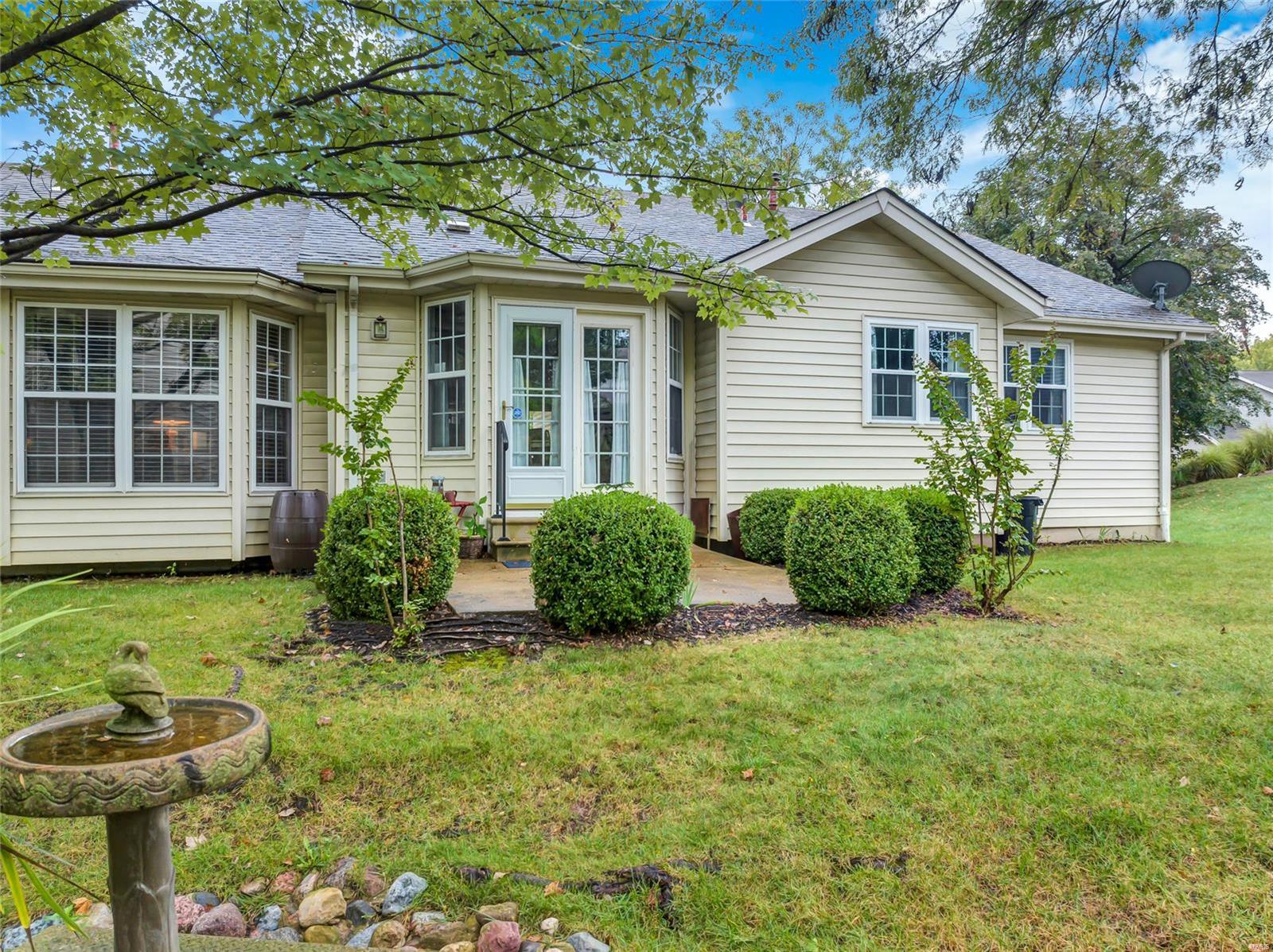 Shrewsbury, Missouri 63119, United States, 2 Bedrooms Bedrooms, ,2 BathroomsBathrooms,Residential,Pending,39712