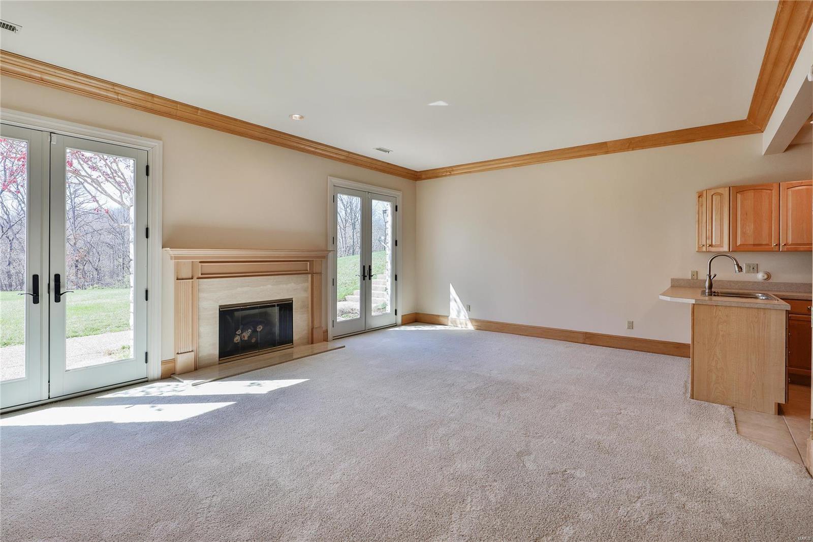 Whitmoor Upper Rdwy & Esmt - Residential