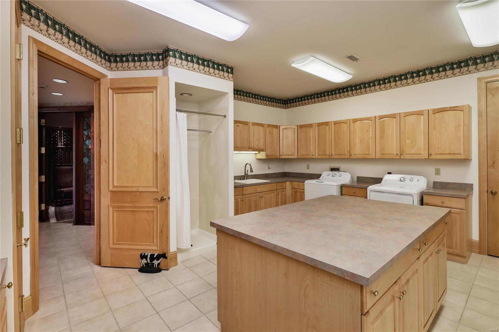 Whitmoor Upper Rdwy & Esmt - Residential