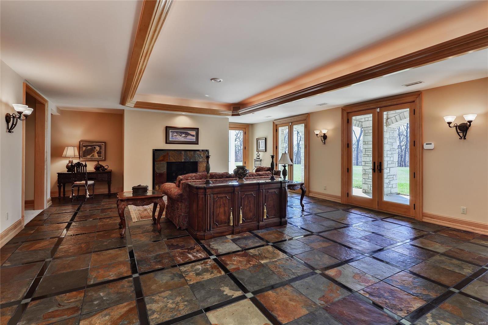 Whitmoor Upper Rdwy & Esmt - Residential