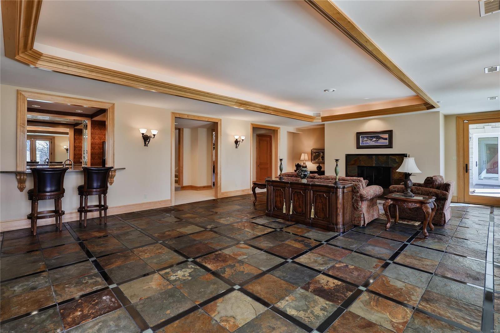 Whitmoor Upper Rdwy & Esmt - Residential