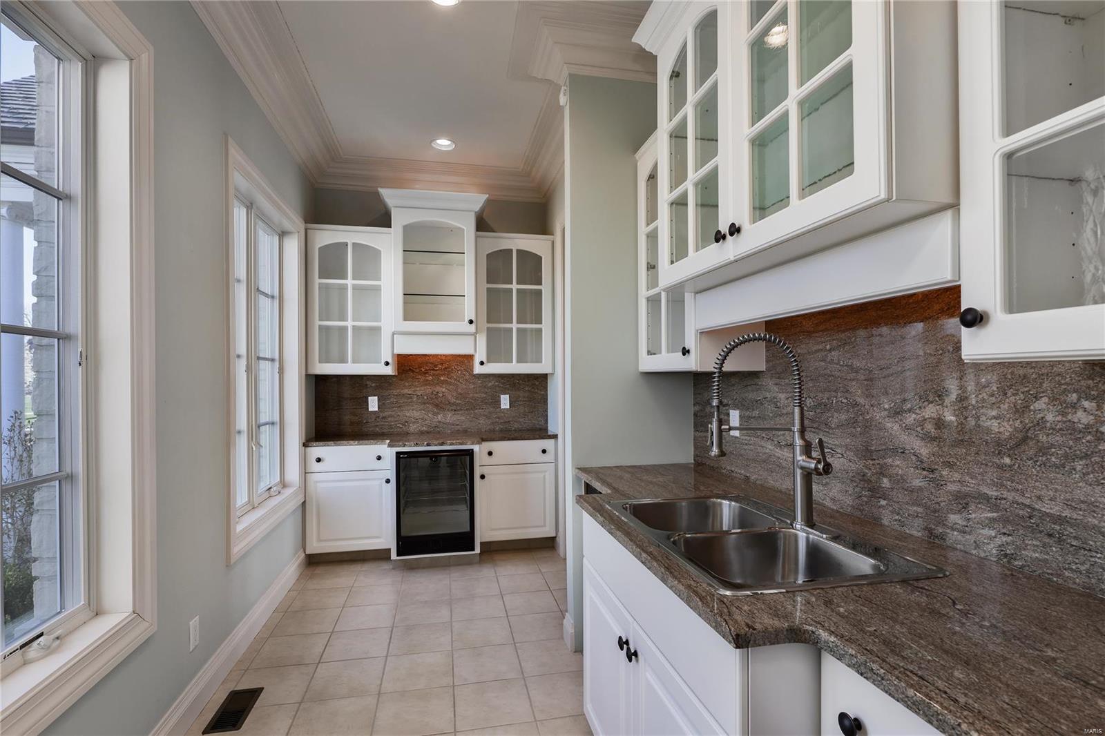 Whitmoor Upper Rdwy & Esmt - Residential