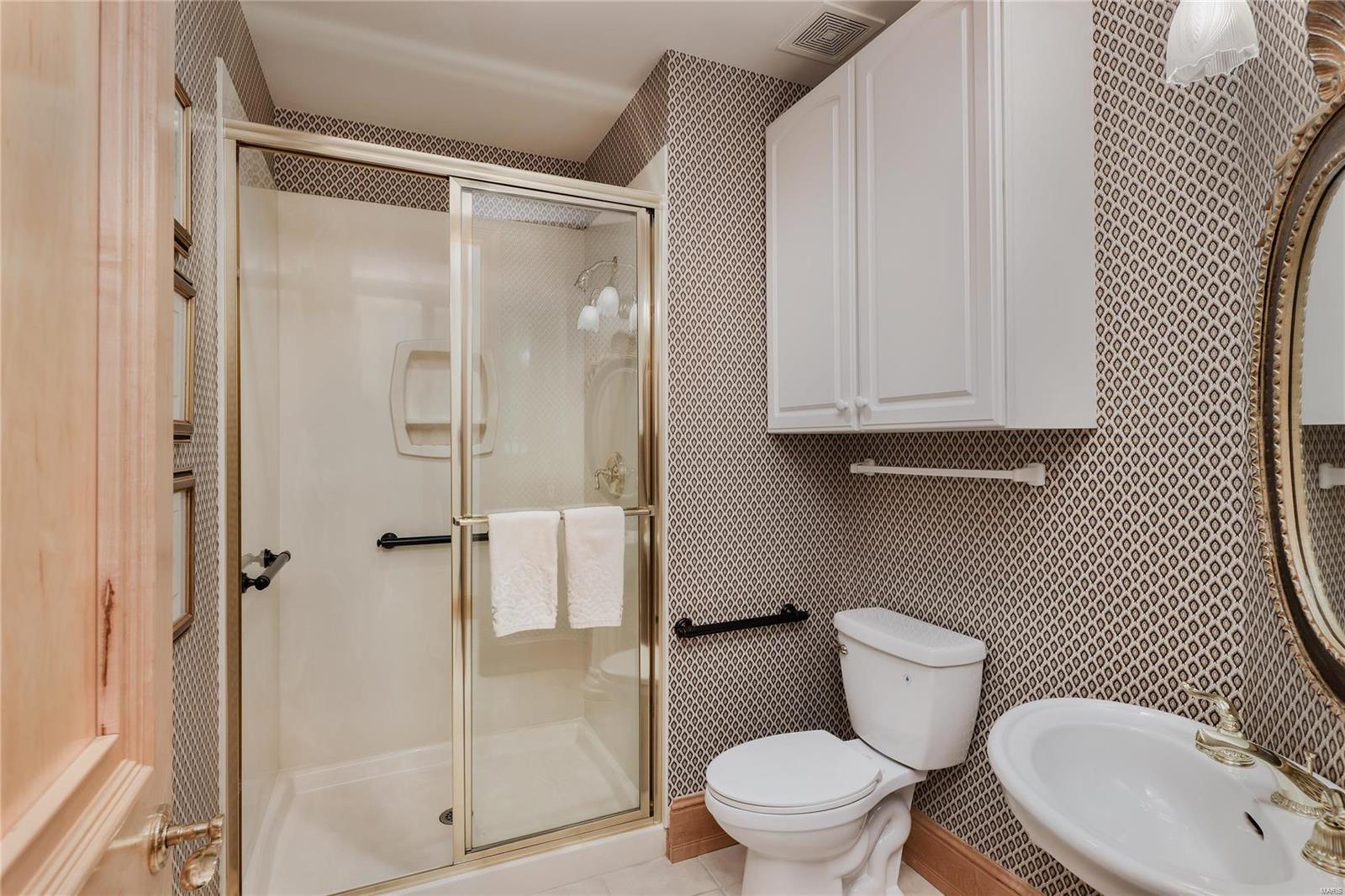 Whitmoor Upper Rdwy & Esmt - Residential