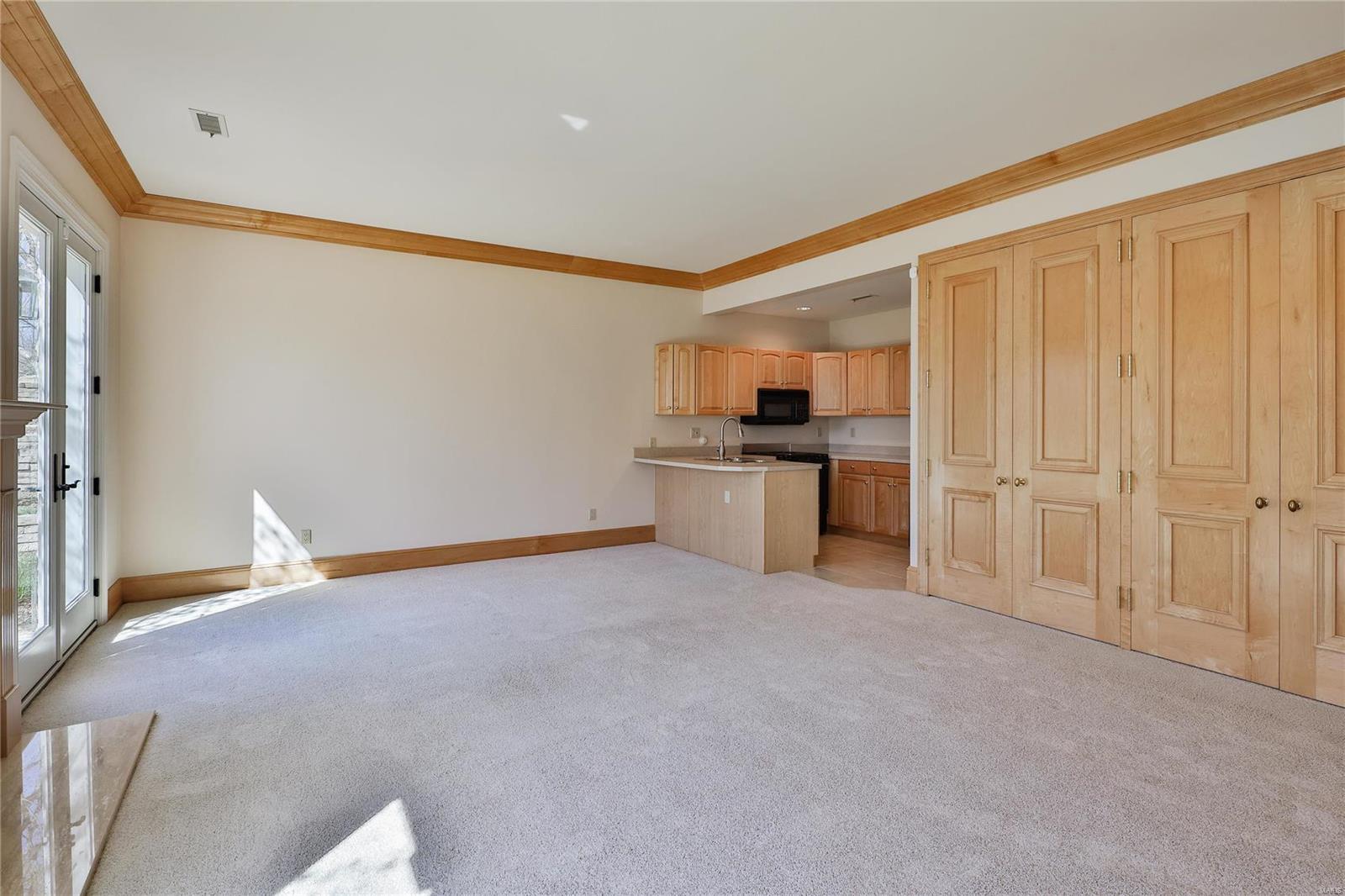 Whitmoor Upper Rdwy & Esmt - Residential