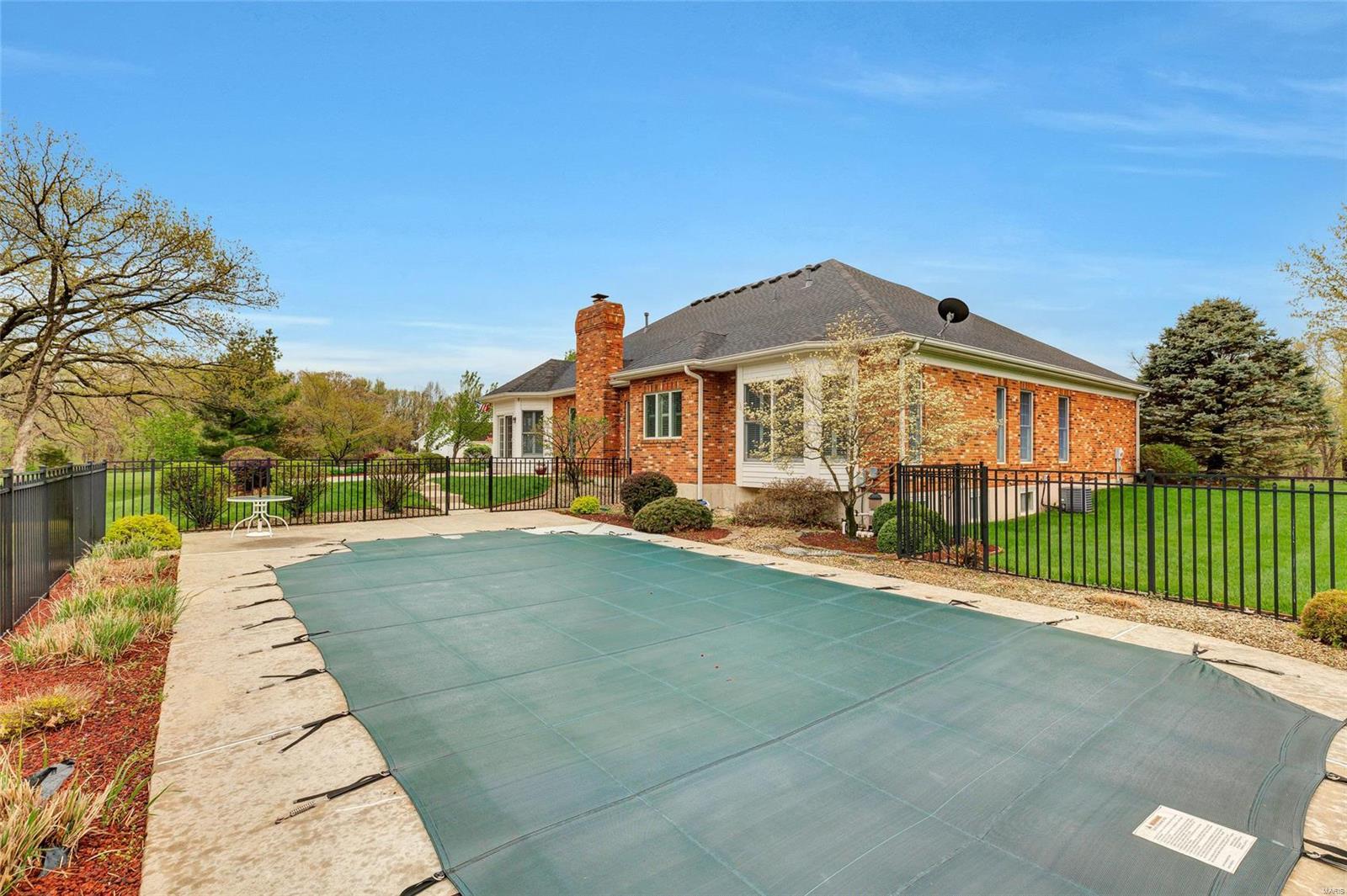 Summit Estate - Residential