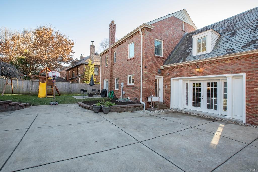 Davis Place - Residential