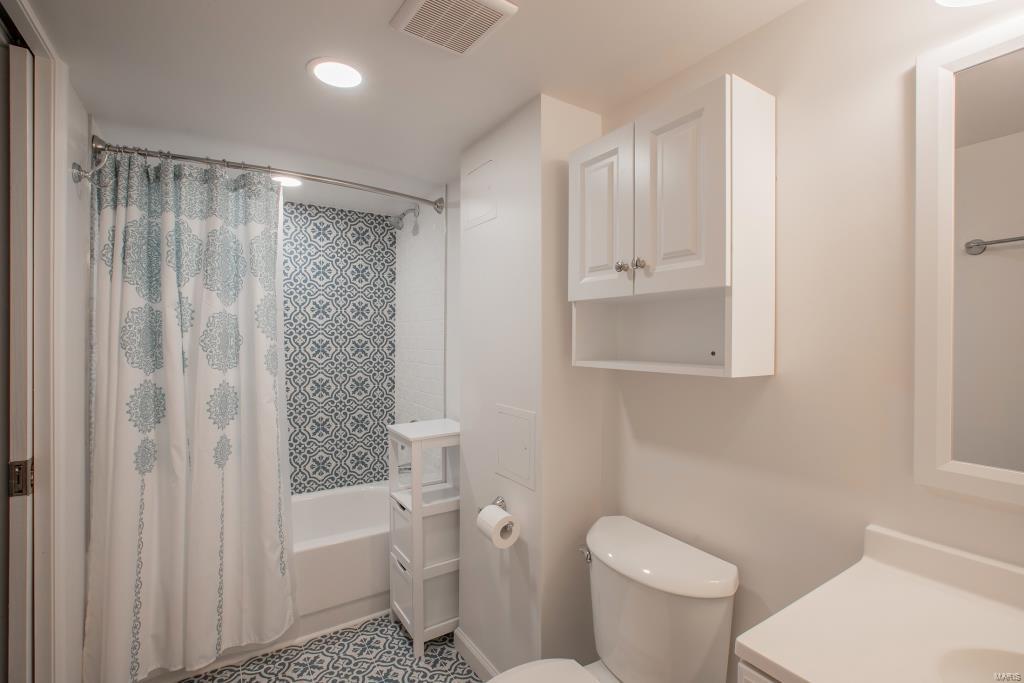 Davis Place - Residential