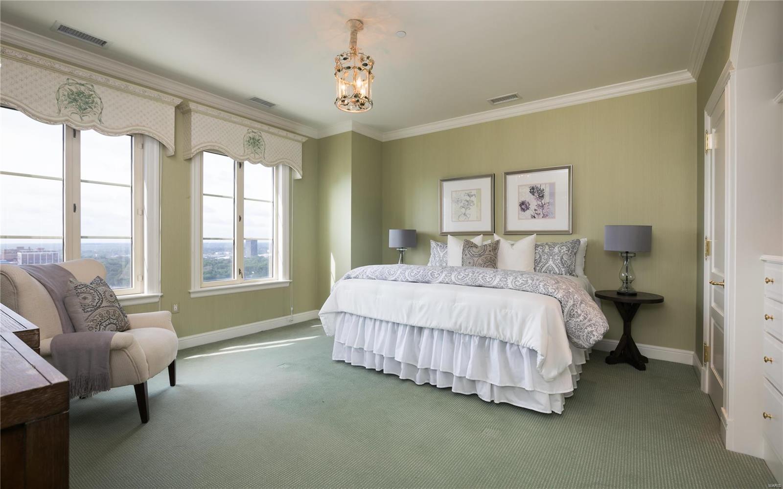 Plaza In Clayton A Condo The - Residential