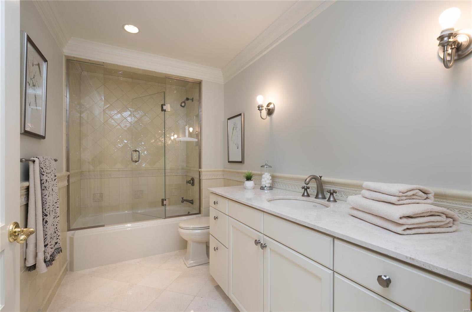 Plaza In Clayton A Condo The - Residential