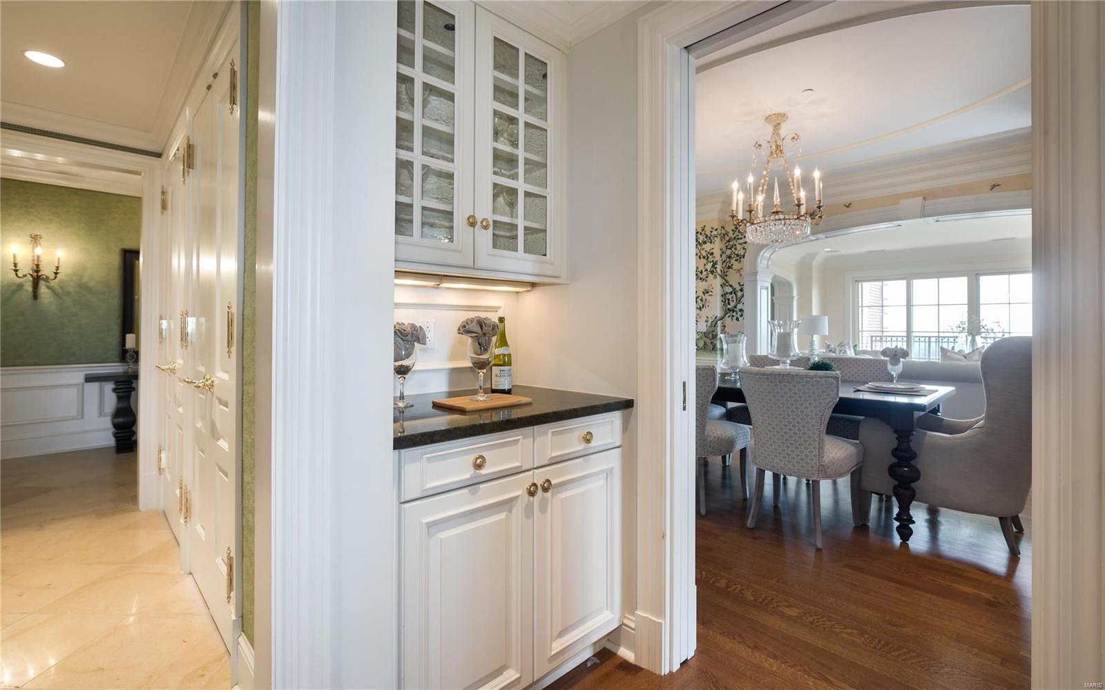 Plaza In Clayton A Condo The - Residential