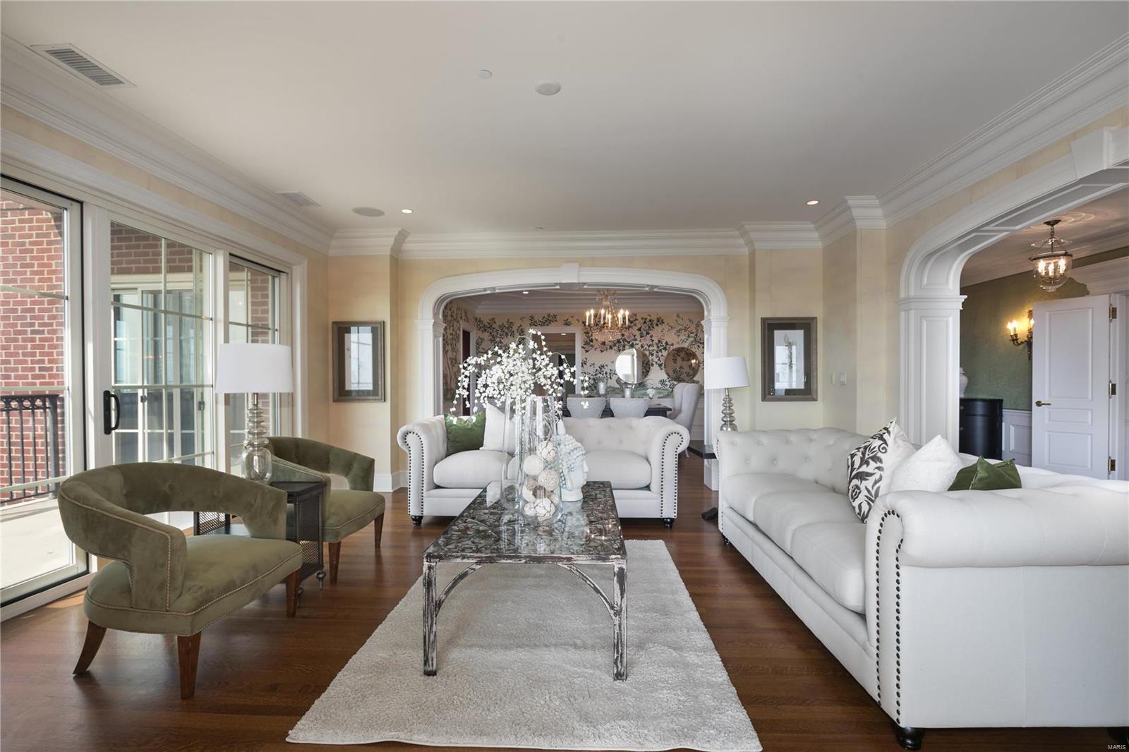 Plaza In Clayton A Condo The - Residential