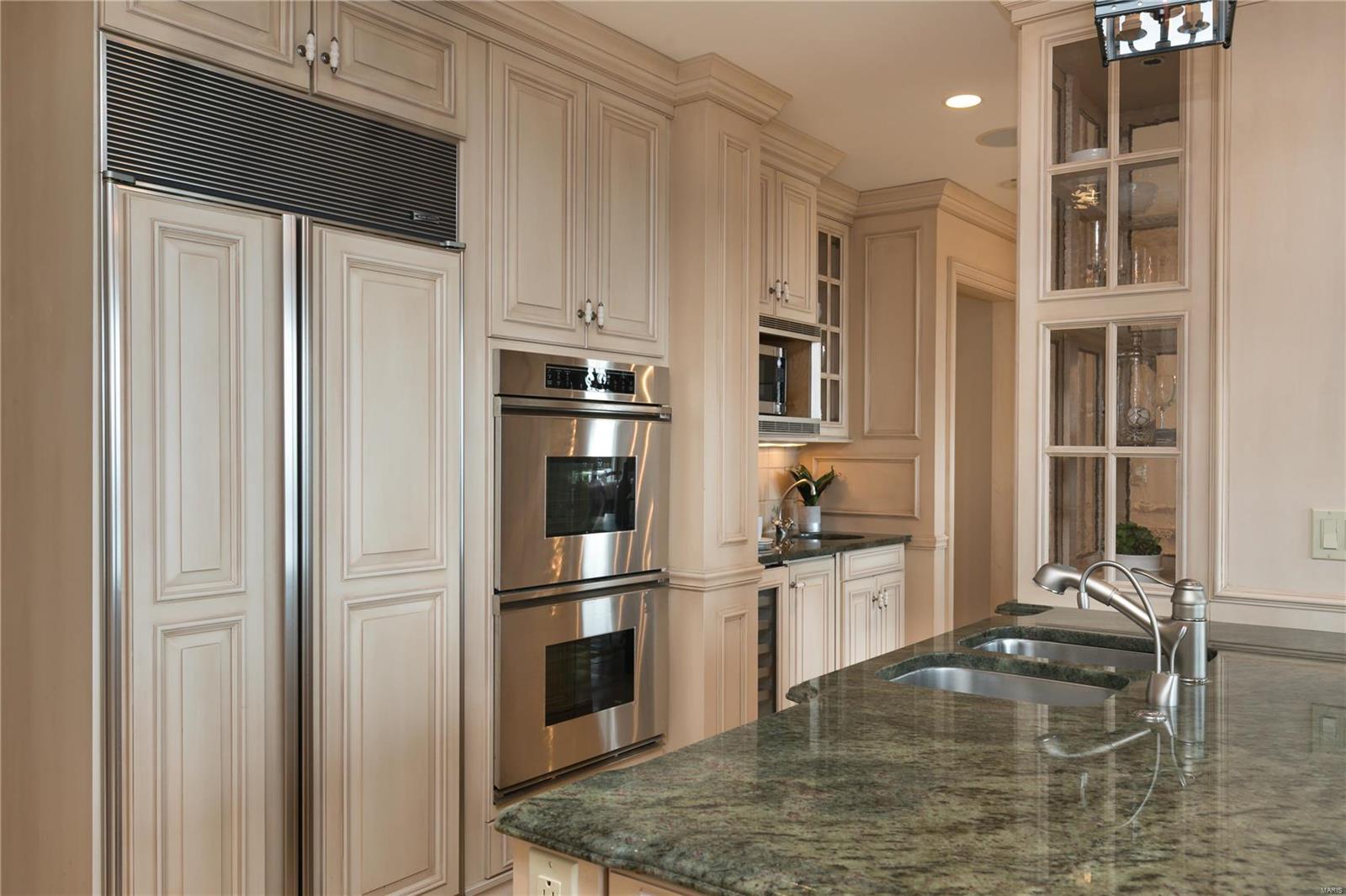 Plaza In Clayton A Condo The - Residential