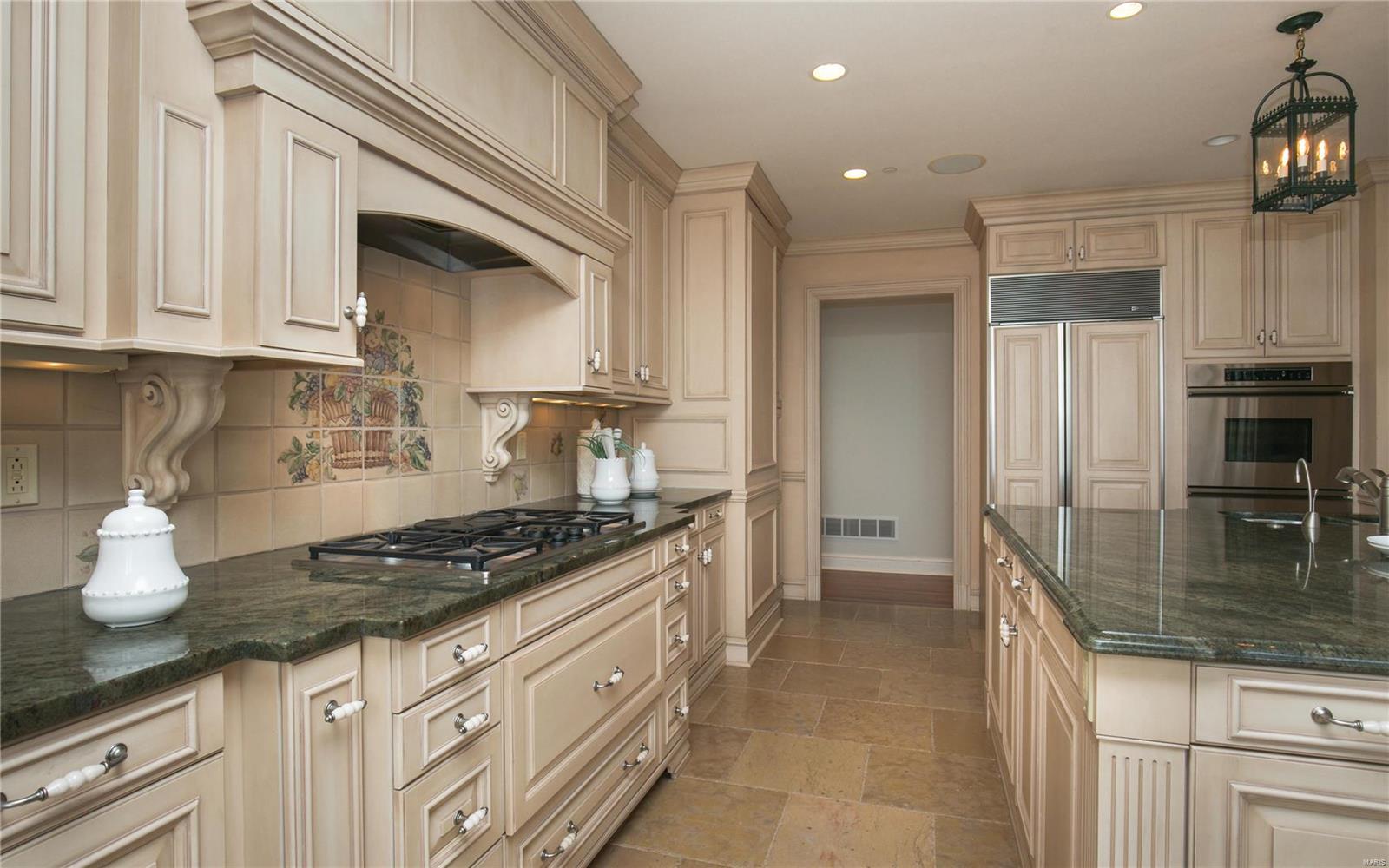 Plaza In Clayton A Condo The - Residential