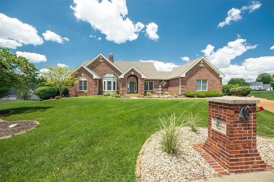 Spectacular Whitmoor atrium ranch with incredible golf course views! There is lots of natural light throughout the home with expansive window wall. The Living room with vaulted ceilings impressive floor to ceiling fireplace and custom built-ins is open to Kitchen. The chef's kitchen has 42” white cabinetry, large center island, quartz countertops, Bosch gas range. The adjoining breakfast room has lots of windows, raised ceiling and door to outside deck.
There is an office off the entry with coffered ceiling, built in bookshelves and French doors. The main level has the master suite with beautifully updated bathroom including walk-in shower and freestanding tub. The main level also has a secondary bedroom and laundry room with boot bench and cabinetry. Lower level includes rec area, living room, bar, 2 bedrooms and 2 full bathrooms. This home sits on a .5 acre lot on a 4 home cul-de-sac!