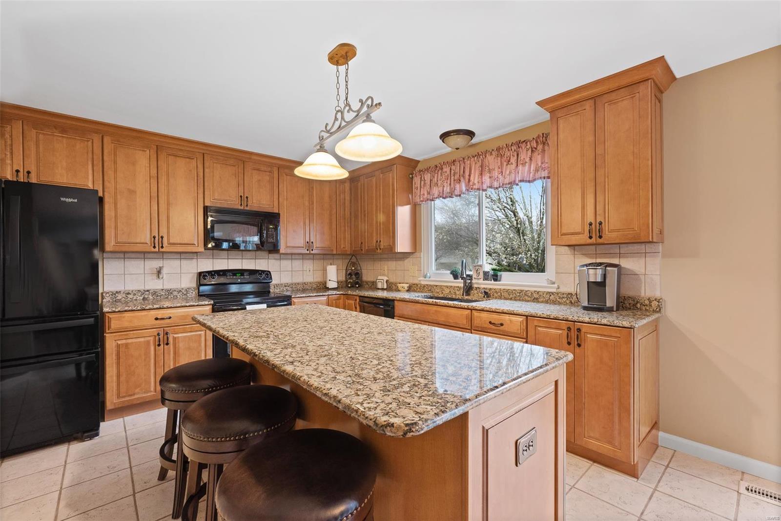 Twin Chimneys Ph3 Village H The Cedar - Residential