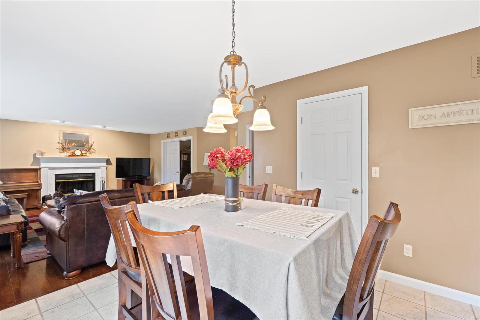 Twin Chimneys Ph3 Village H The Cedar - Residential