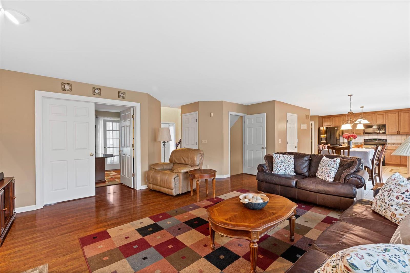 Twin Chimneys Ph3 Village H The Cedar - Residential