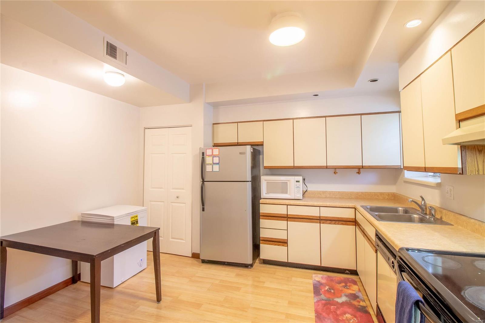 Waterman Condo 06 - Residential