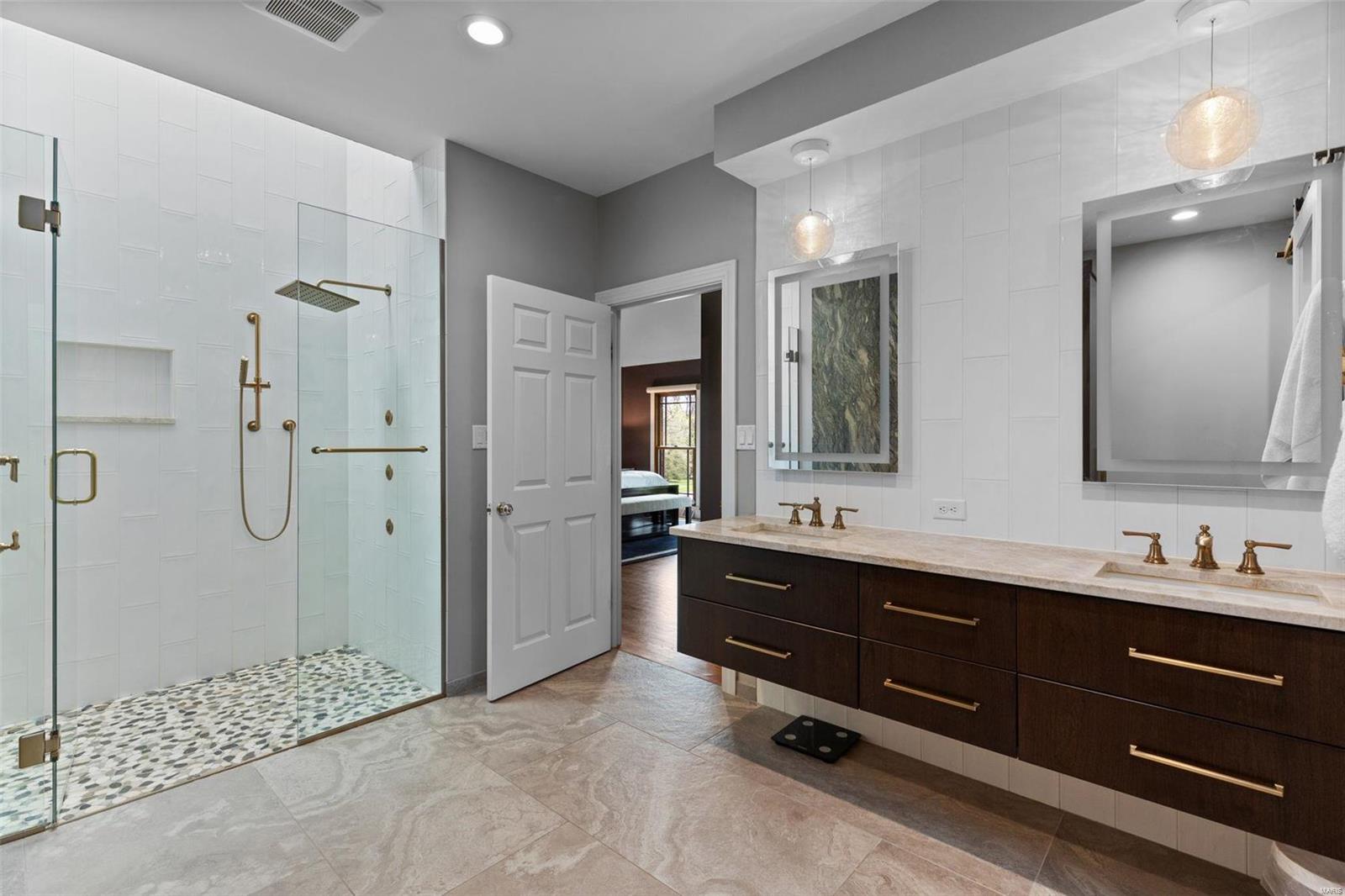 Frontenac Place - Residential