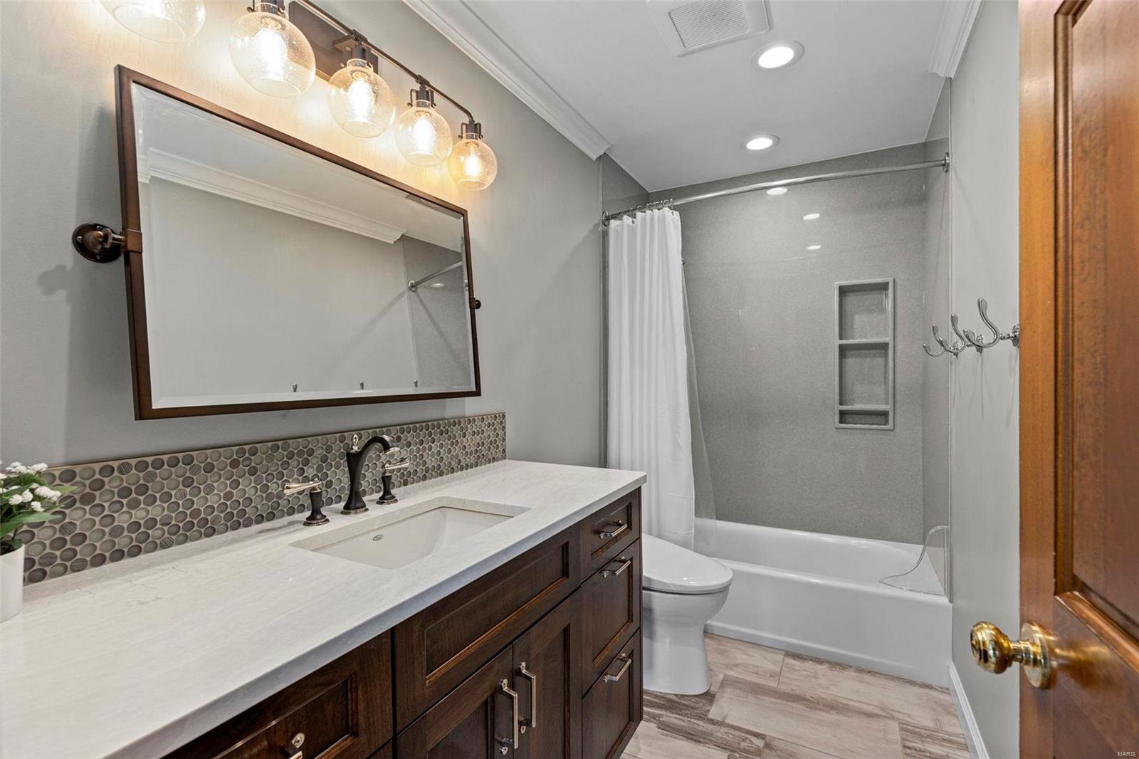 Frontenac Place - Residential