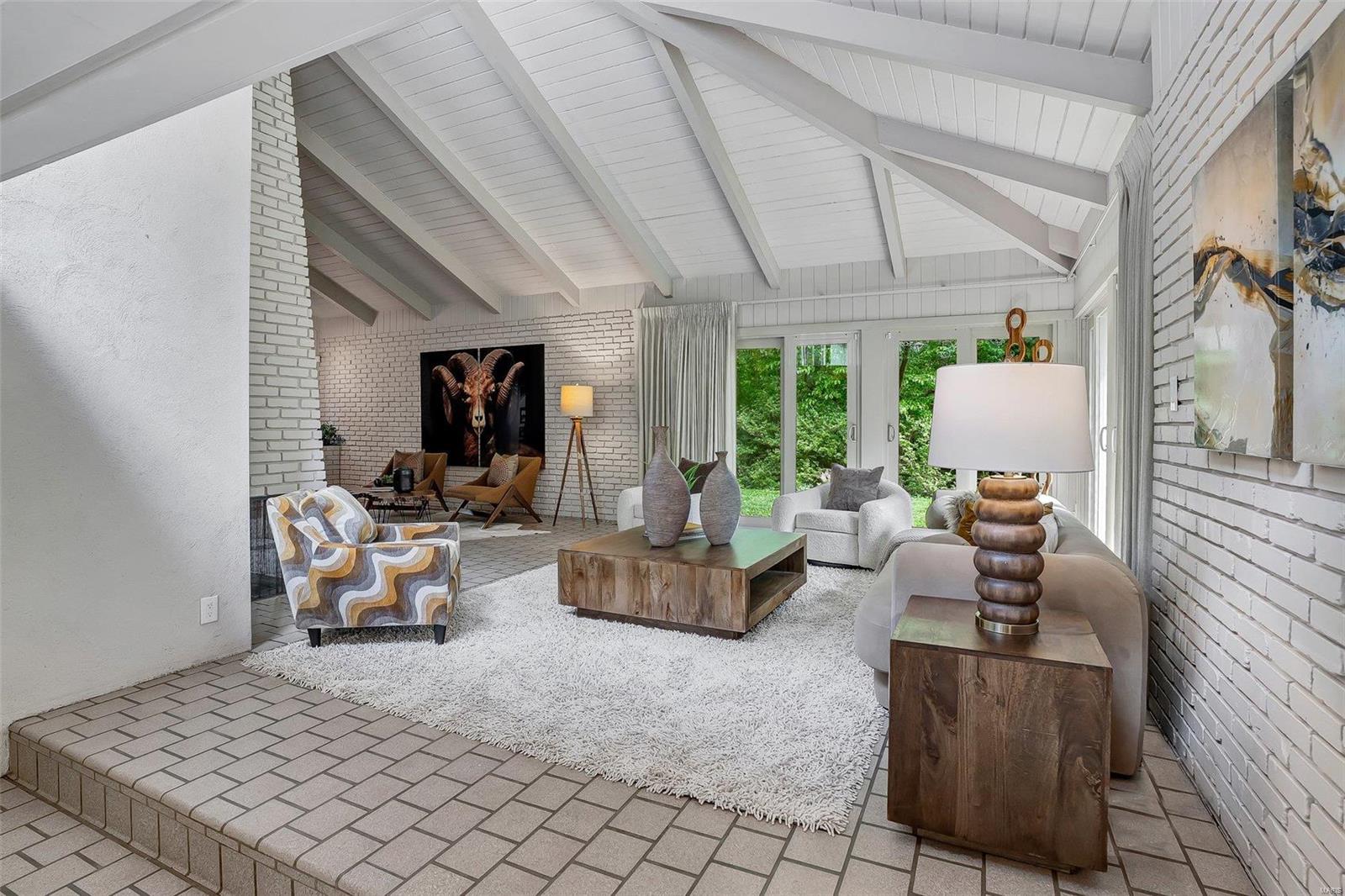 Huggo Essen Farm - Residential