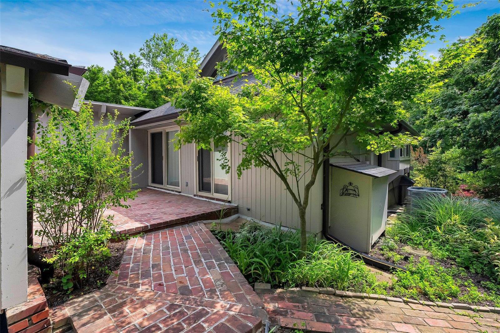 Huggo Essen Farm - Residential