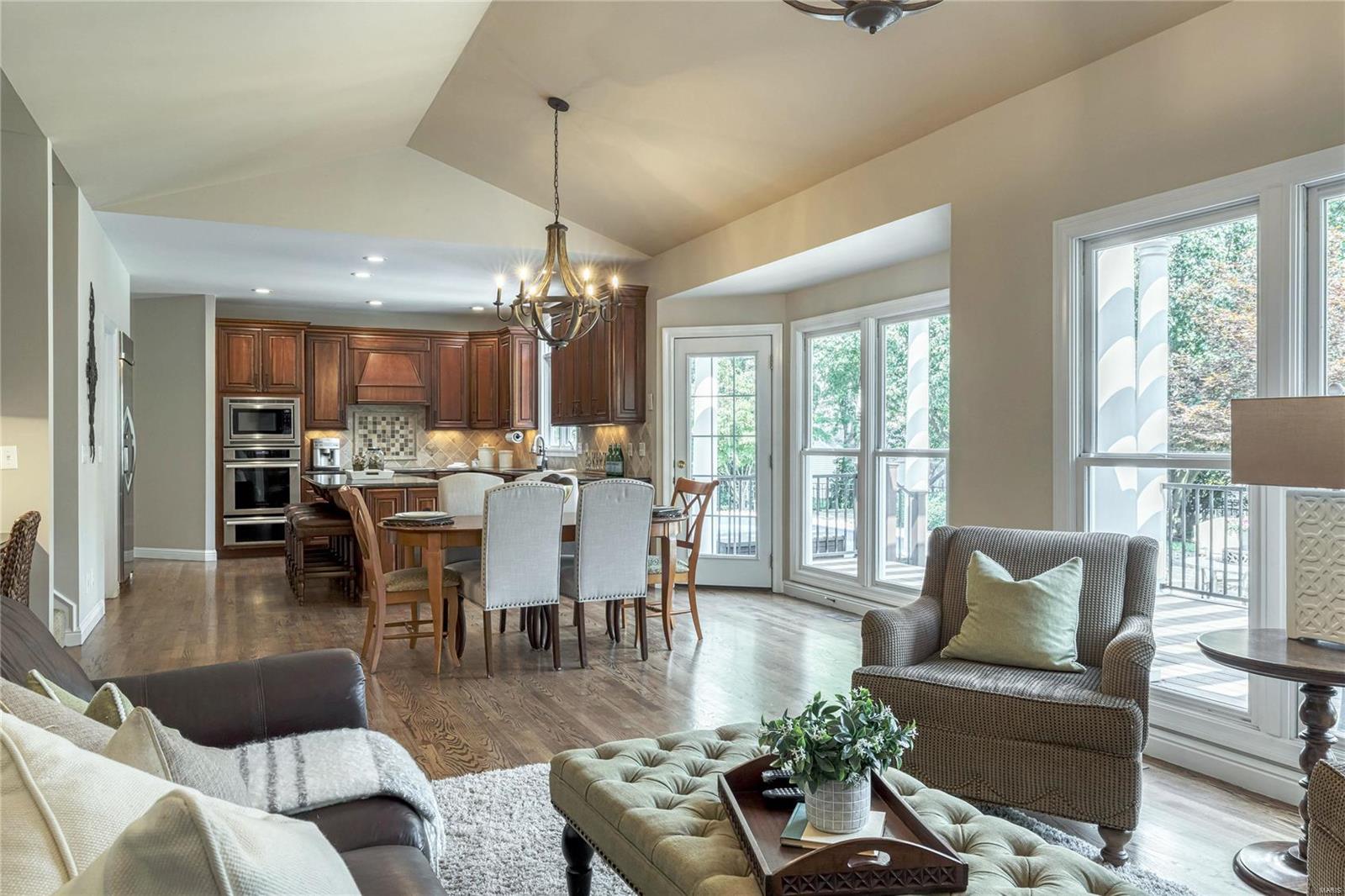 Schoettler Manor - Residential