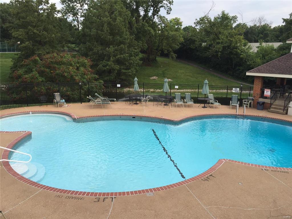 Greenbriar Condo - Residential