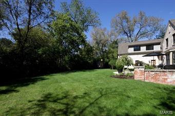 Ladue Manor - Residential