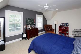 Ladue Manor - Residential