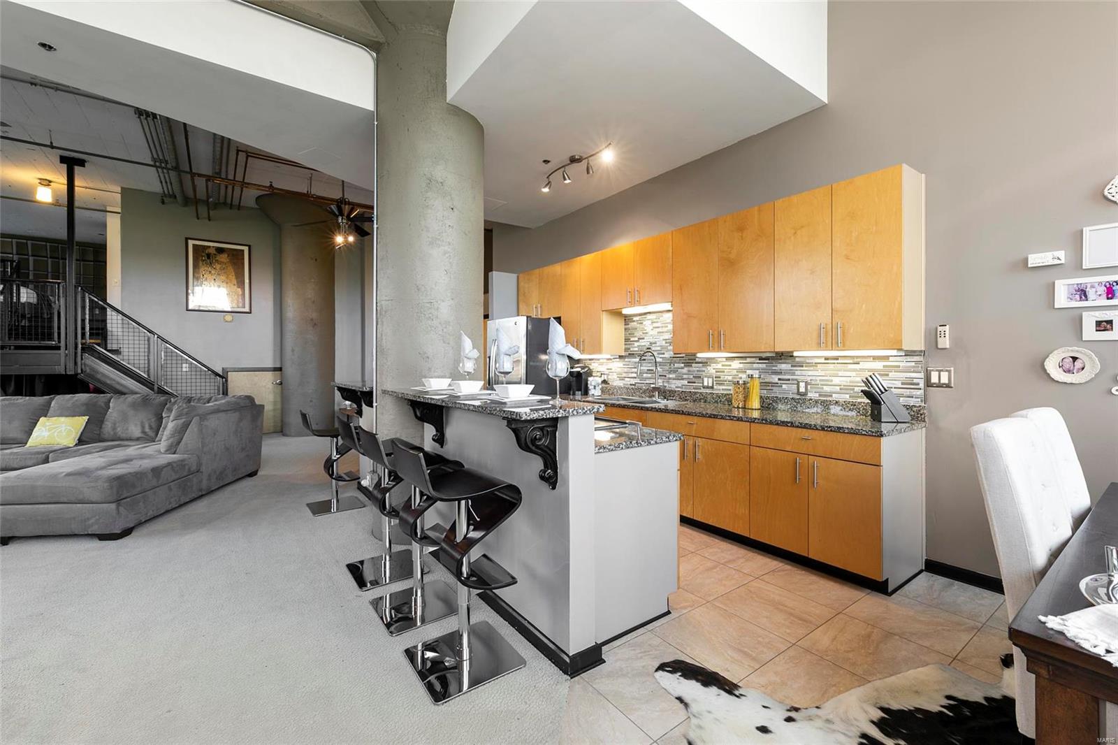 Lofts/2020 Washington - Residential