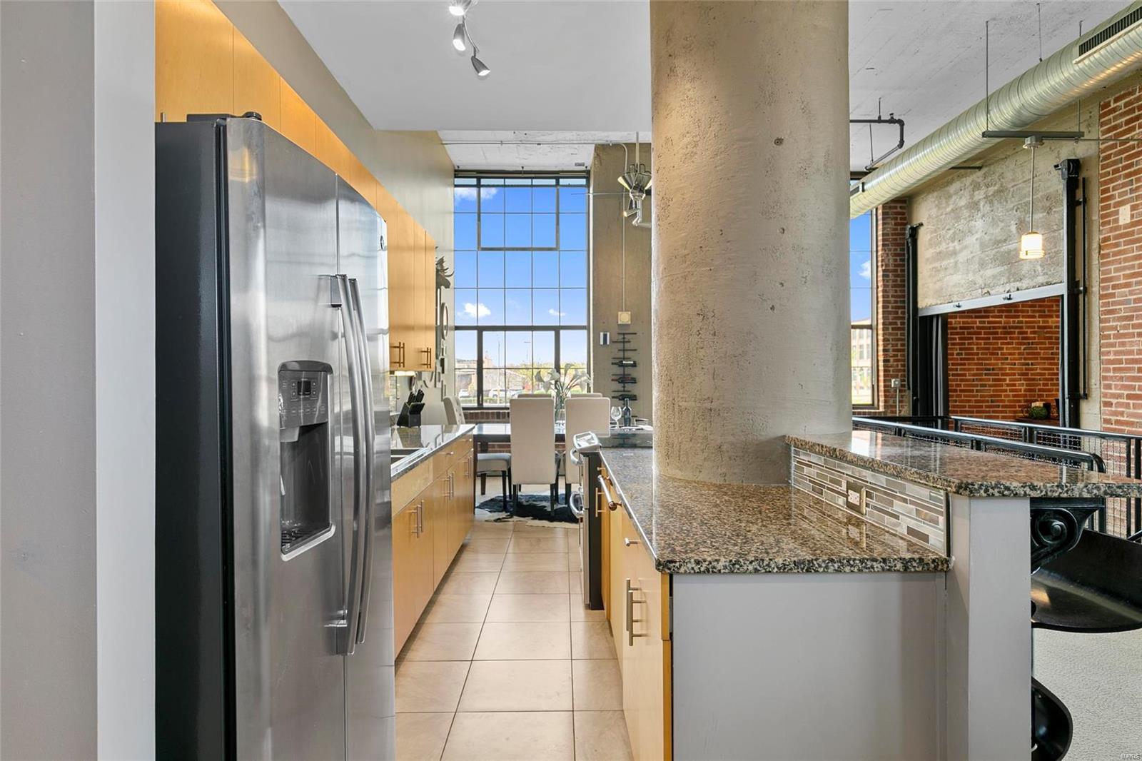 Lofts/2020 Washington - Residential