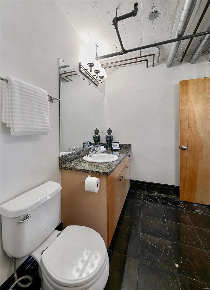 Lofts/2020 Washington - Residential