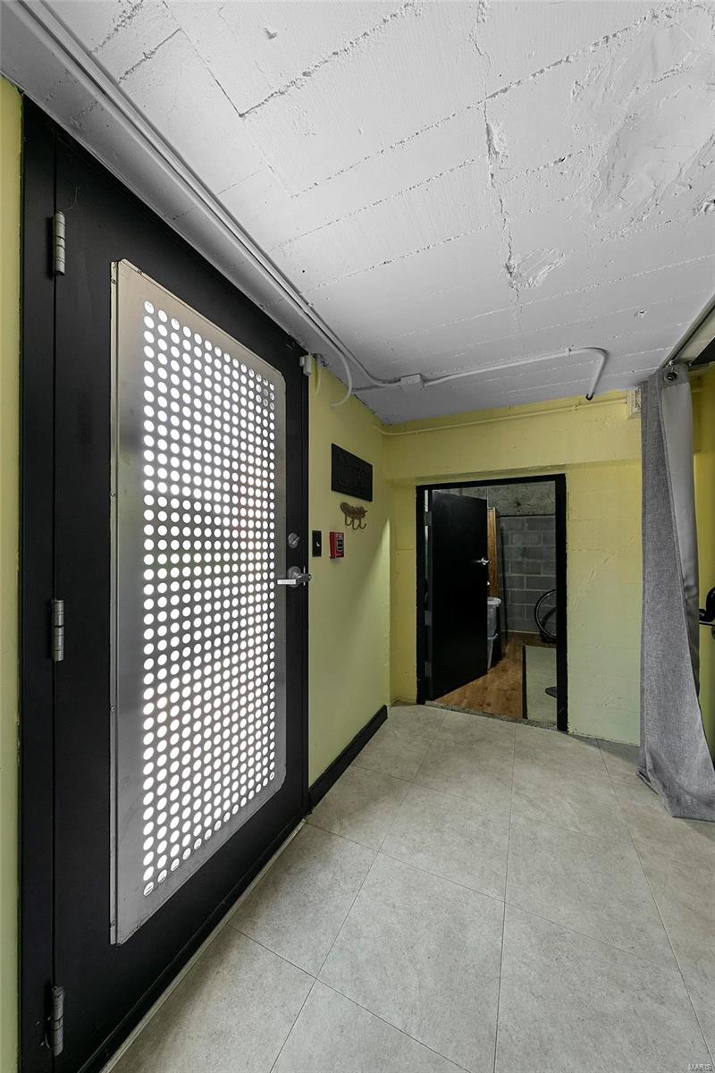 Lofts/2020 Washington - Residential