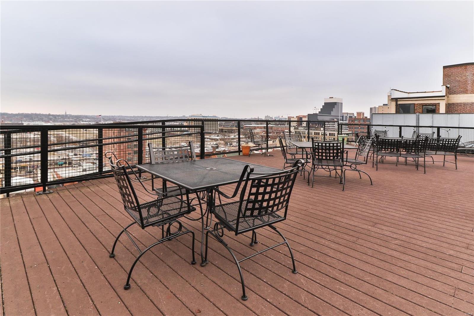 Lofts/2020 Washington - Residential