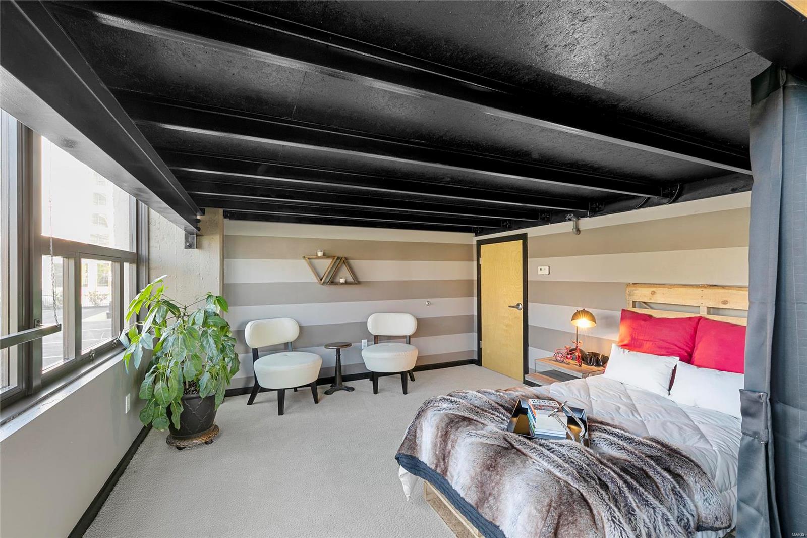 Lofts/2020 Washington - Residential